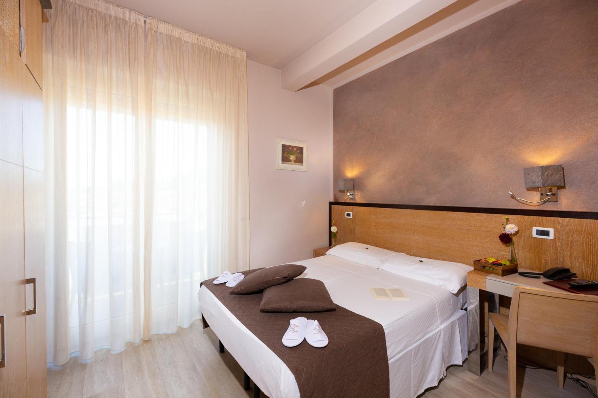 Hotel Nuova Sabrina Marina di Pietrasanta Buitenkant foto