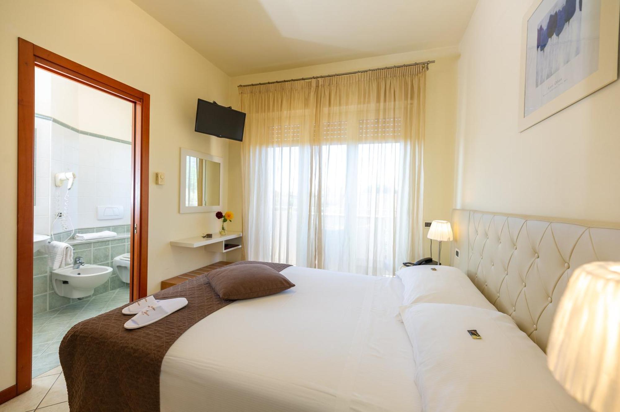 Hotel Nuova Sabrina Marina di Pietrasanta Buitenkant foto