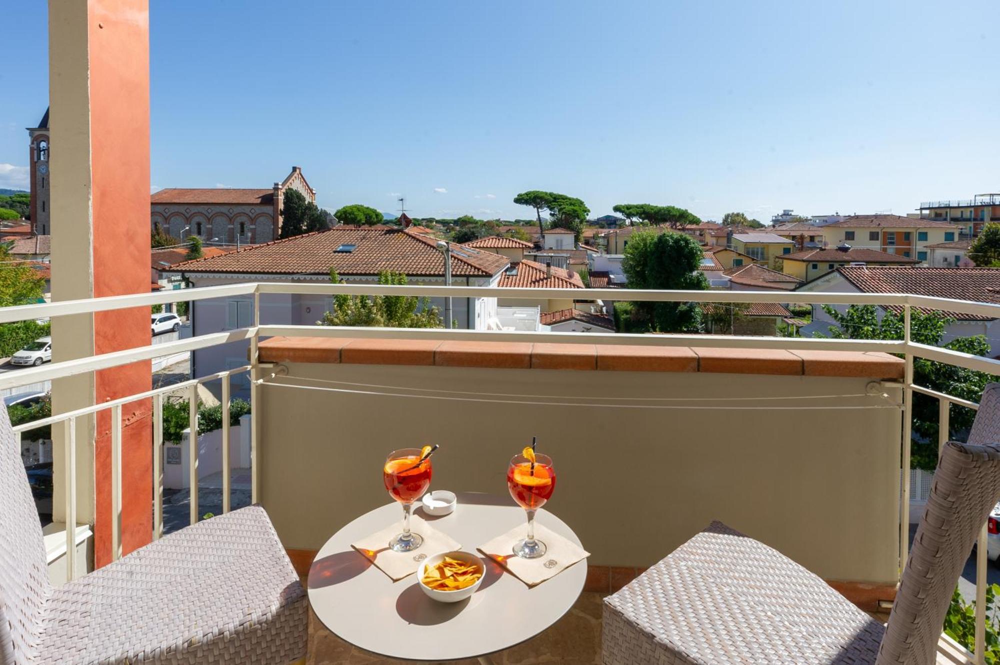 Hotel Nuova Sabrina Marina di Pietrasanta Buitenkant foto