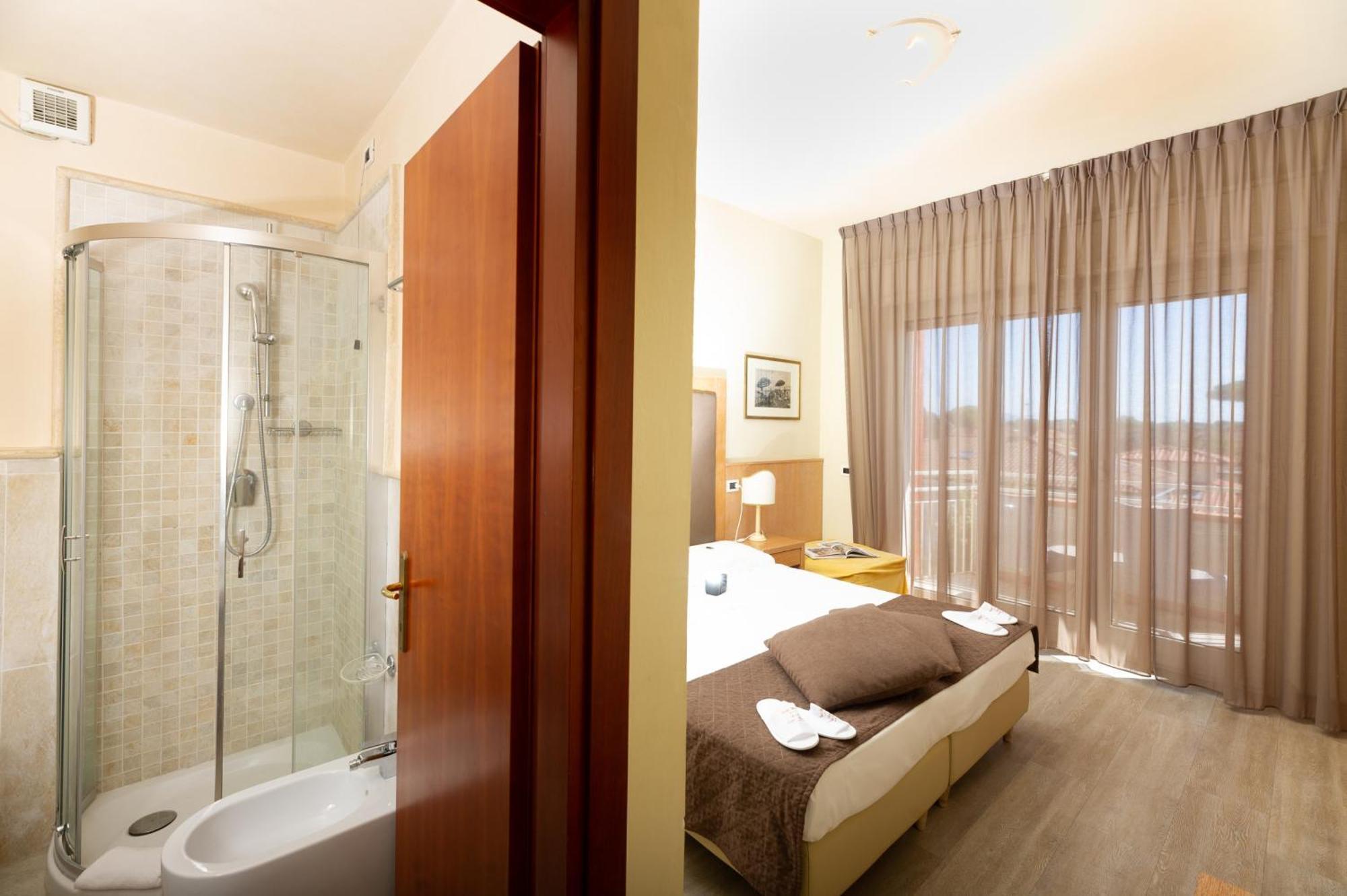 Hotel Nuova Sabrina Marina di Pietrasanta Buitenkant foto