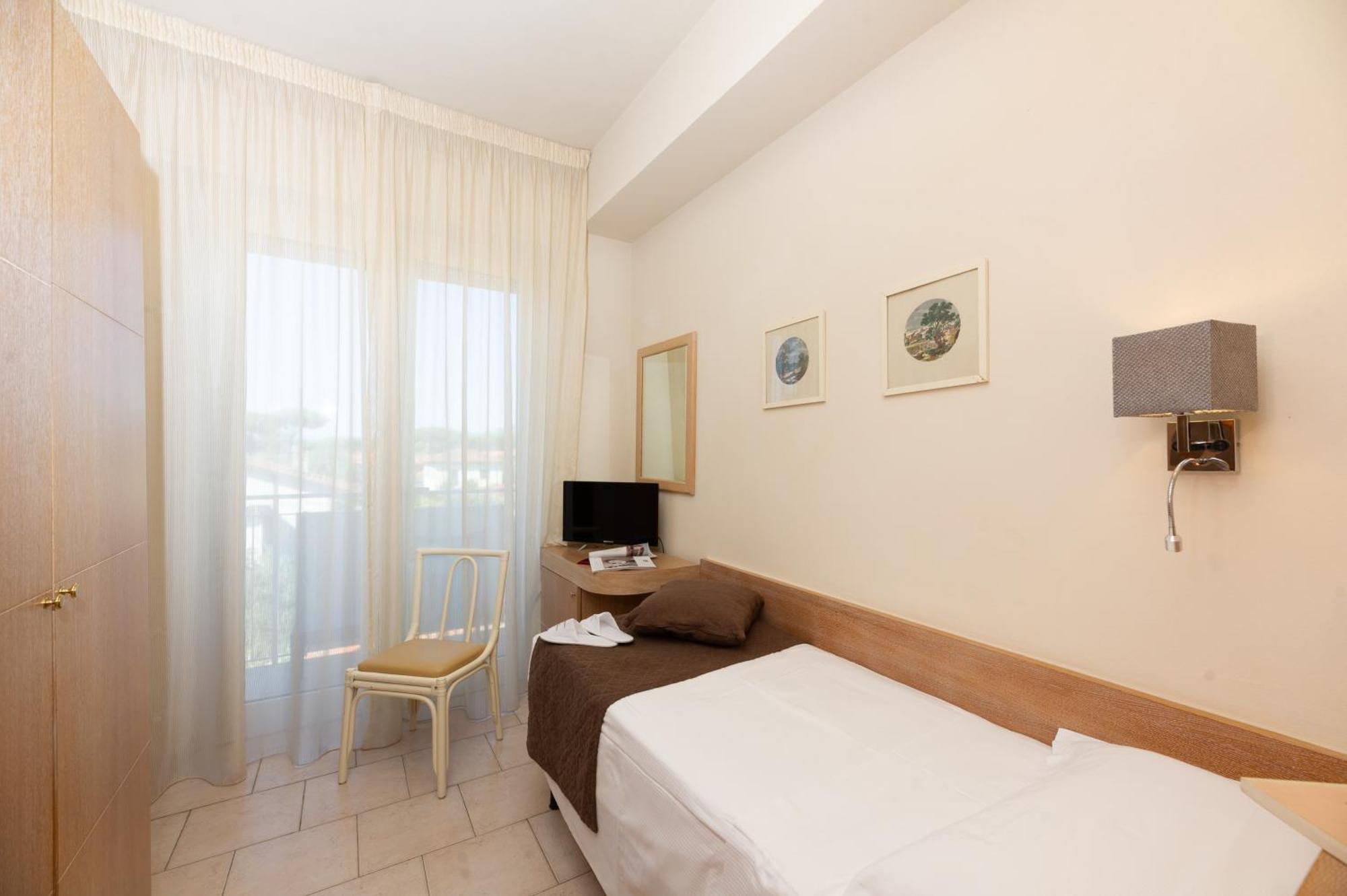 Hotel Nuova Sabrina Marina di Pietrasanta Buitenkant foto