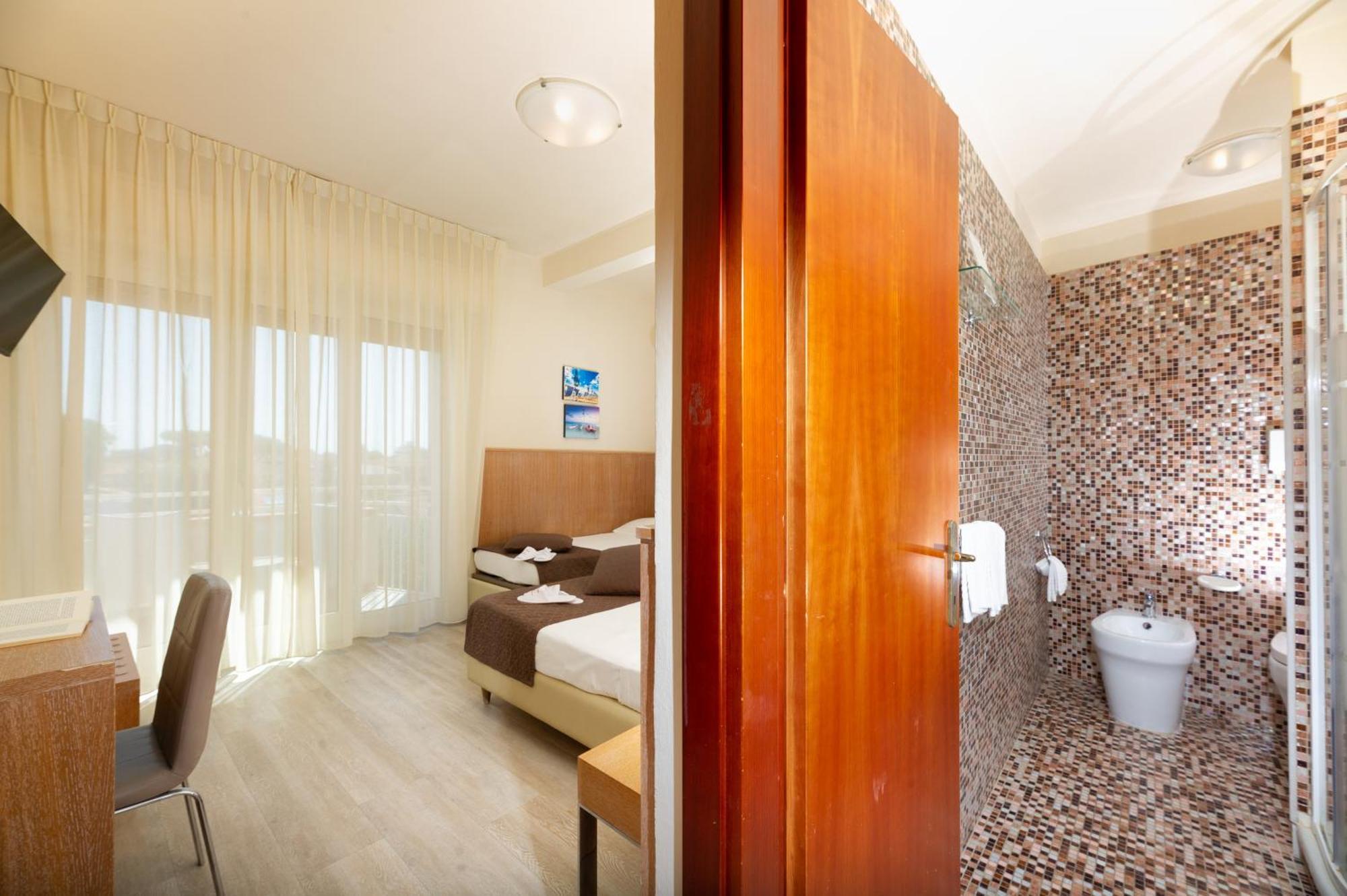 Hotel Nuova Sabrina Marina di Pietrasanta Buitenkant foto