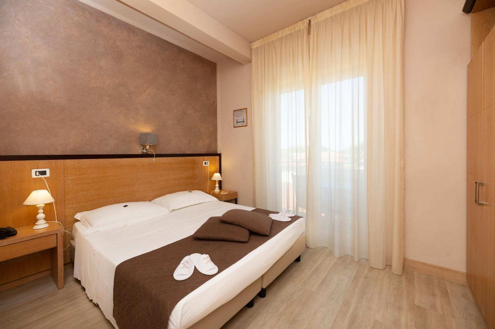 Hotel Nuova Sabrina Marina di Pietrasanta Buitenkant foto