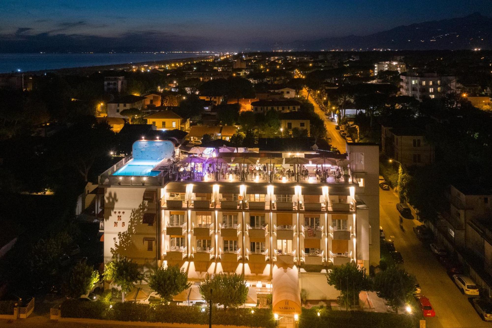 Hotel Nuova Sabrina Marina di Pietrasanta Buitenkant foto
