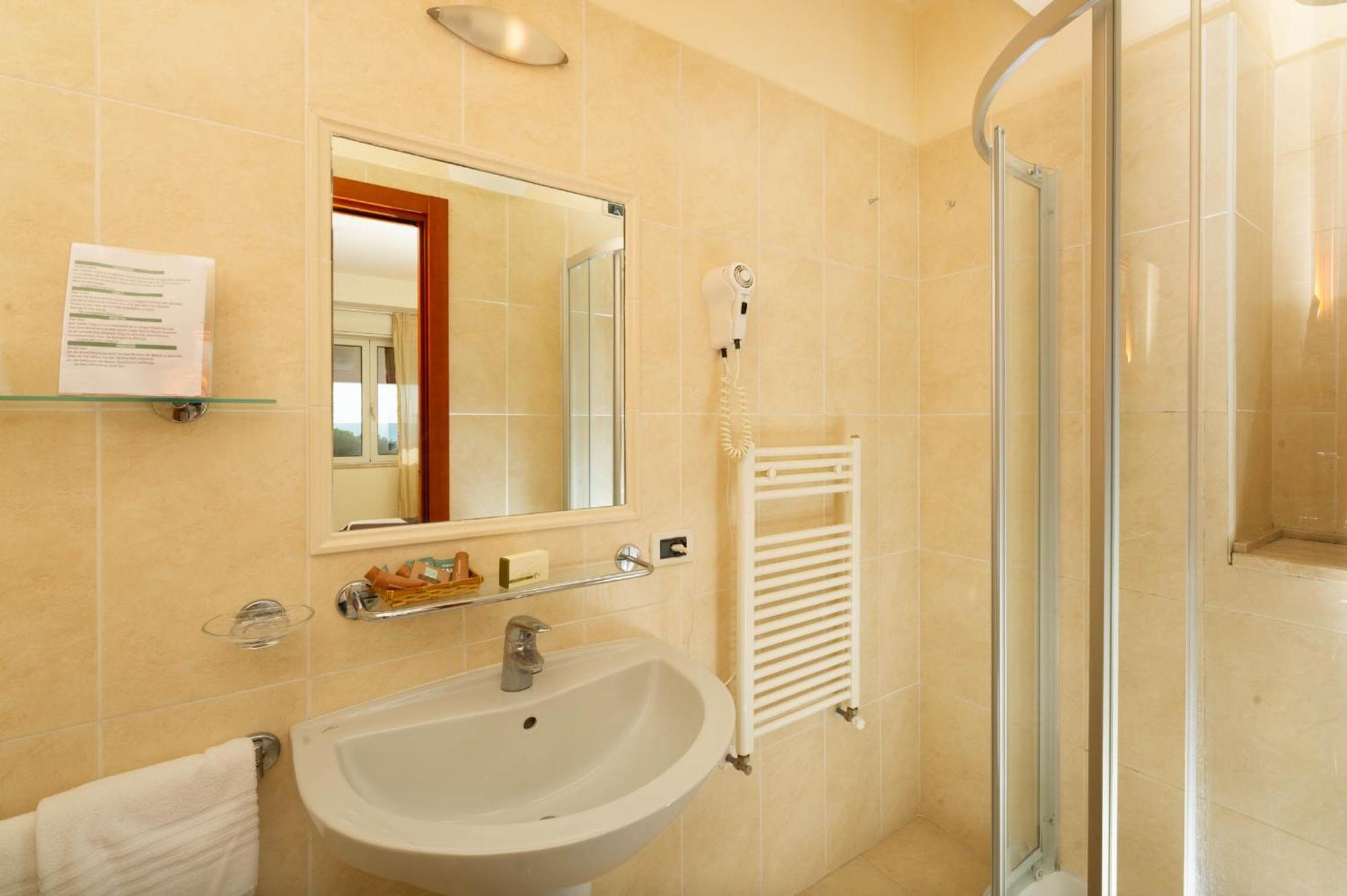 Hotel Nuova Sabrina Marina di Pietrasanta Buitenkant foto