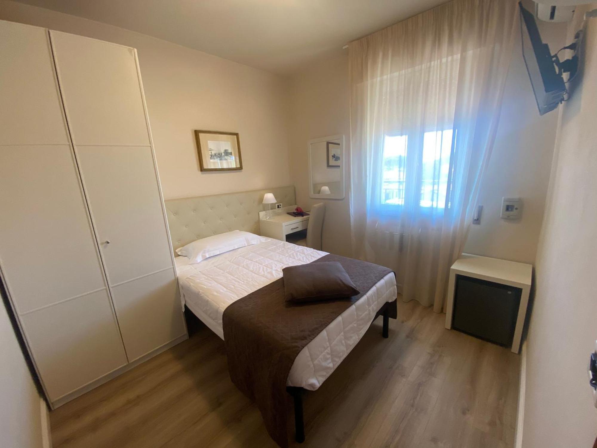 Hotel Nuova Sabrina Marina di Pietrasanta Buitenkant foto