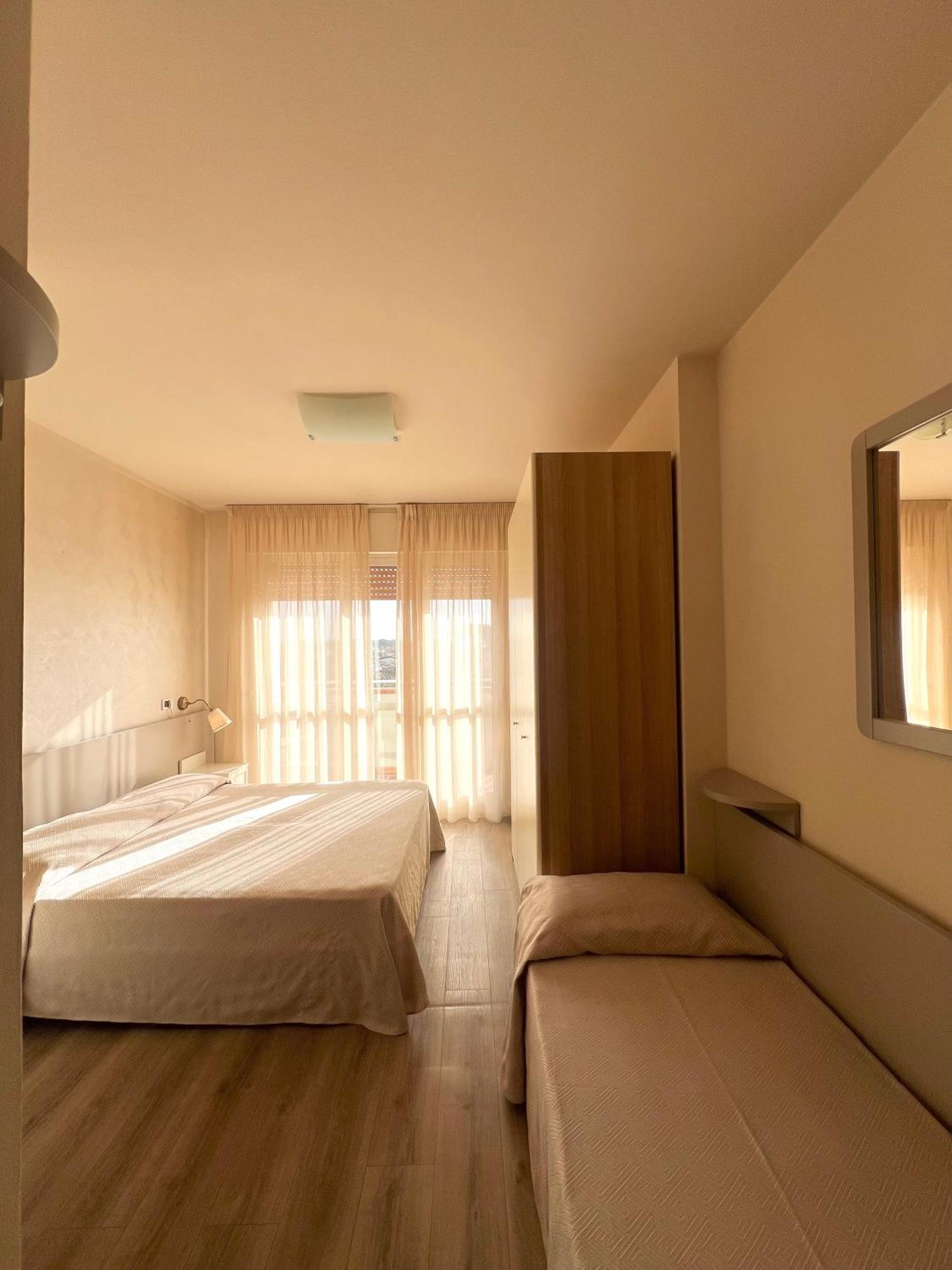 Hotel Nuova Sabrina Marina di Pietrasanta Buitenkant foto