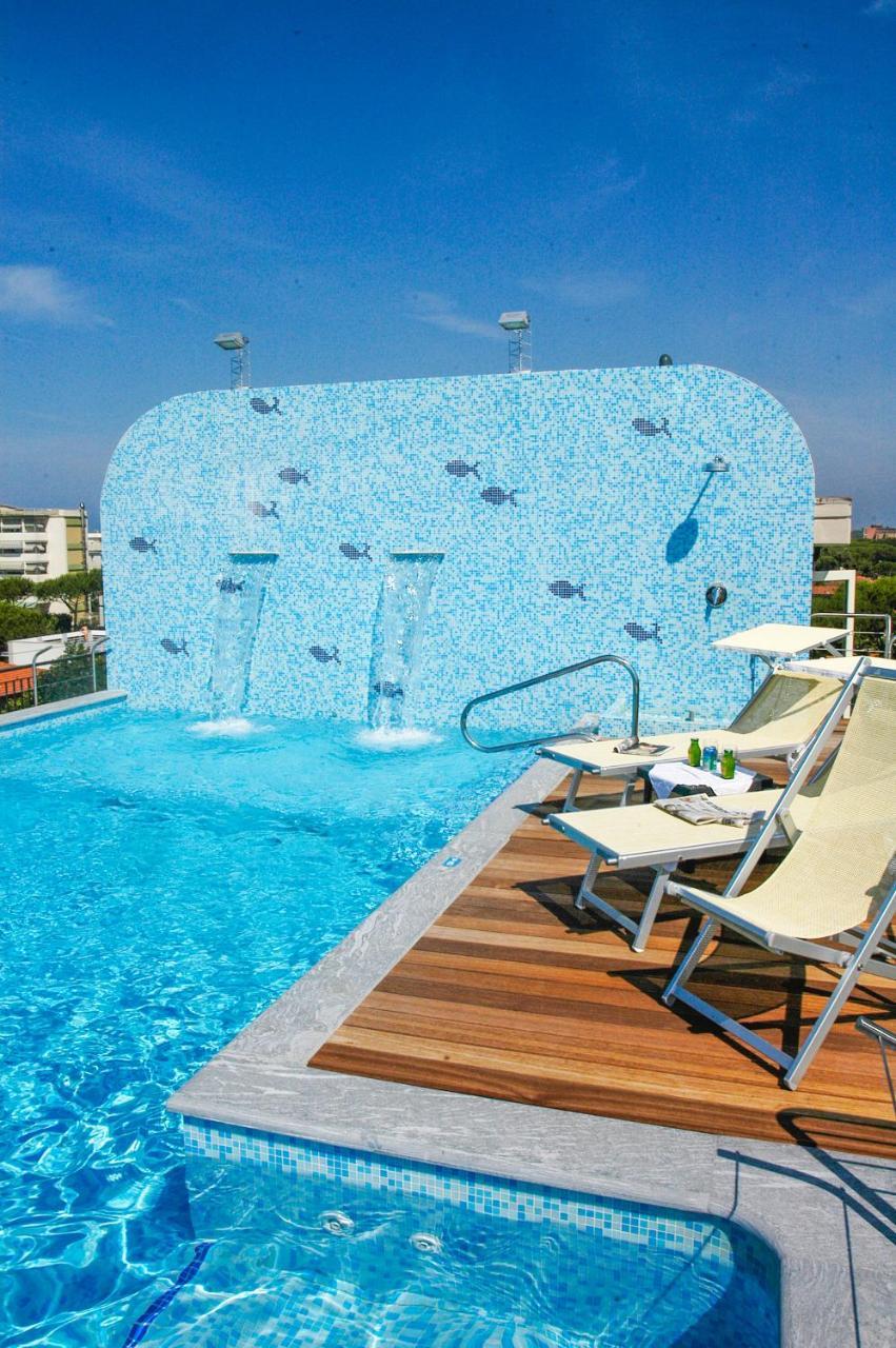 Hotel Nuova Sabrina Marina di Pietrasanta Buitenkant foto