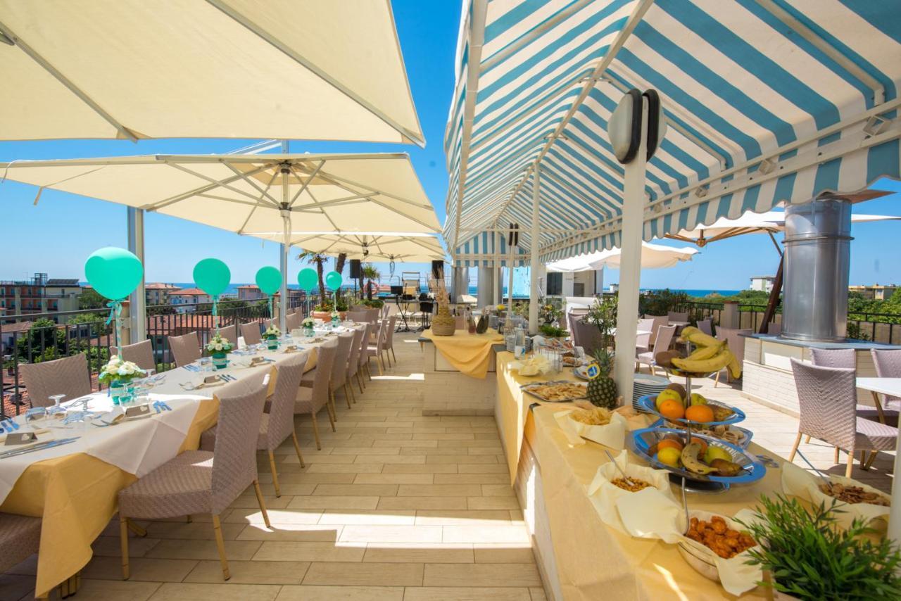 Hotel Nuova Sabrina Marina di Pietrasanta Buitenkant foto