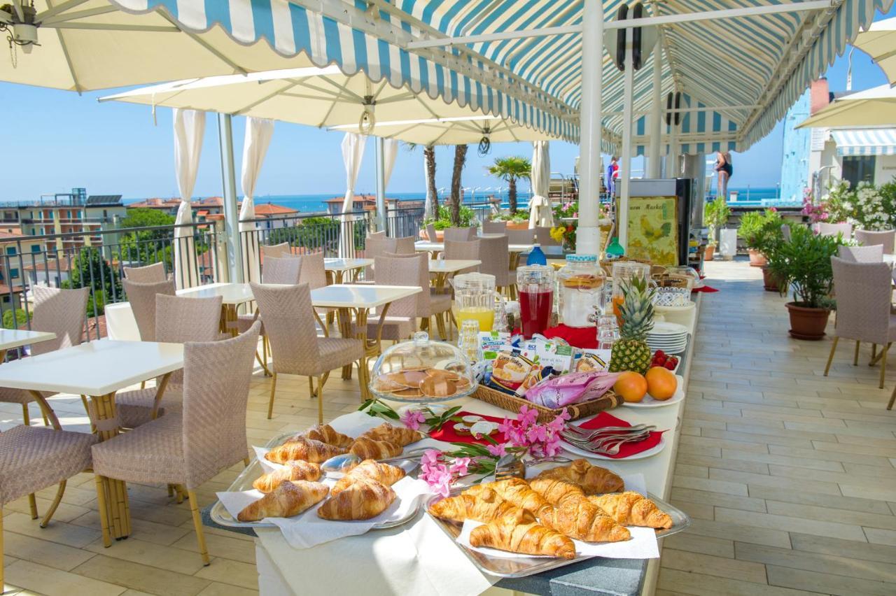 Hotel Nuova Sabrina Marina di Pietrasanta Buitenkant foto